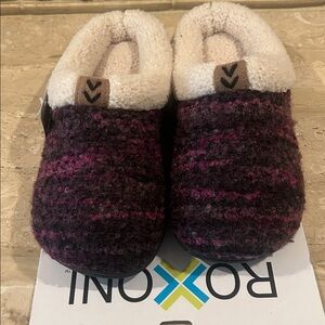 NWT Roxoni Women's Slippers in Purple with Sherpa Lining S